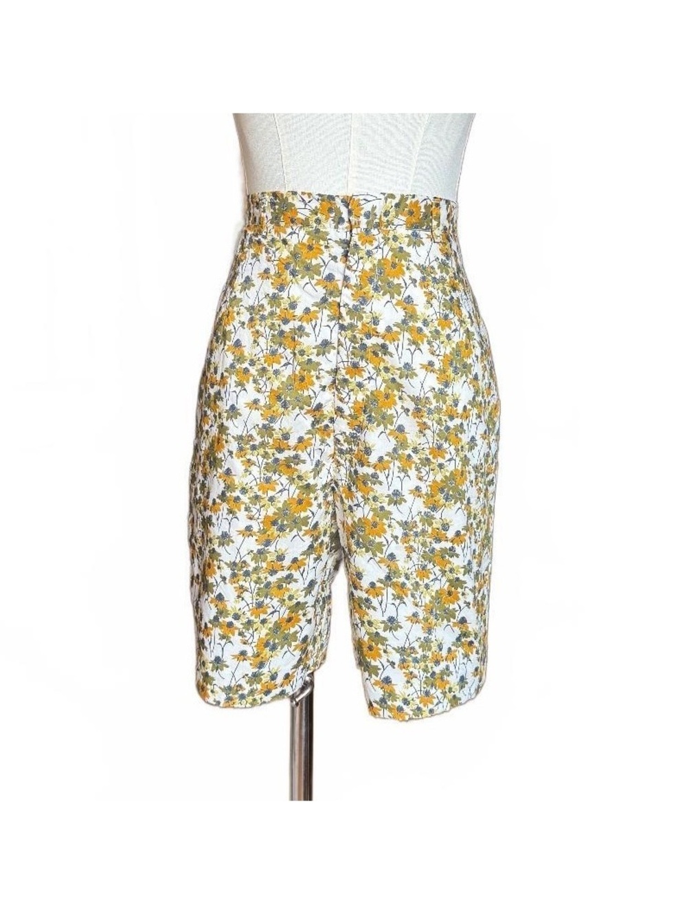 Liberty of London Yellow Floral High-Waisted Cotton Shorts - Vintage Size 16